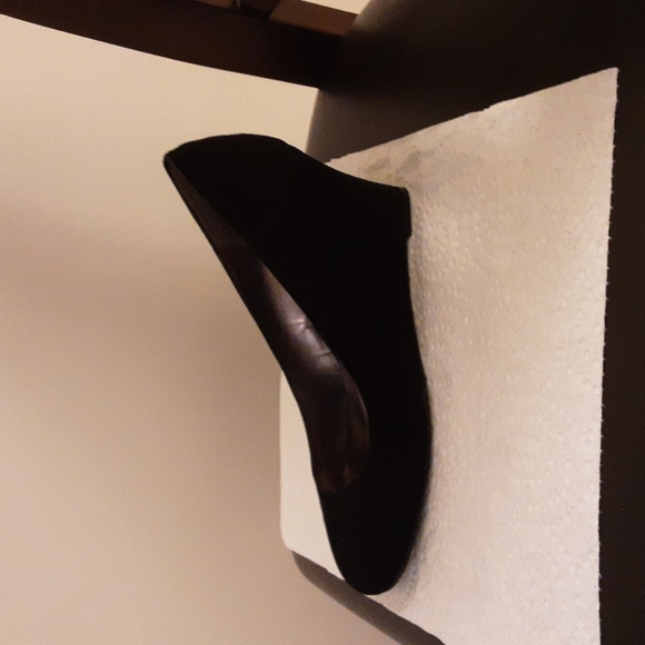 NINE WEST FAUX SUEDE WEDGES 9 1/2 BLACK - Picture 2 of 4